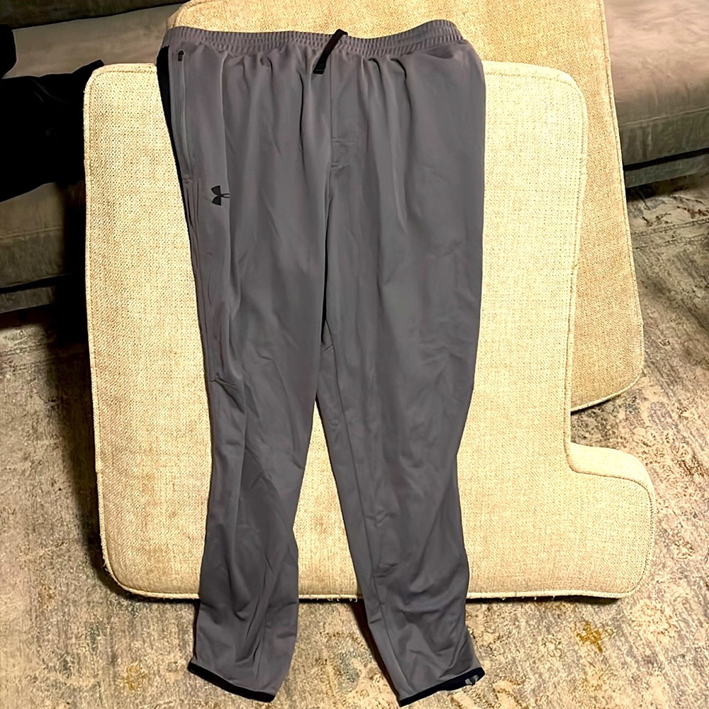 Mens XL Loose Under Armor workout/sweatpants